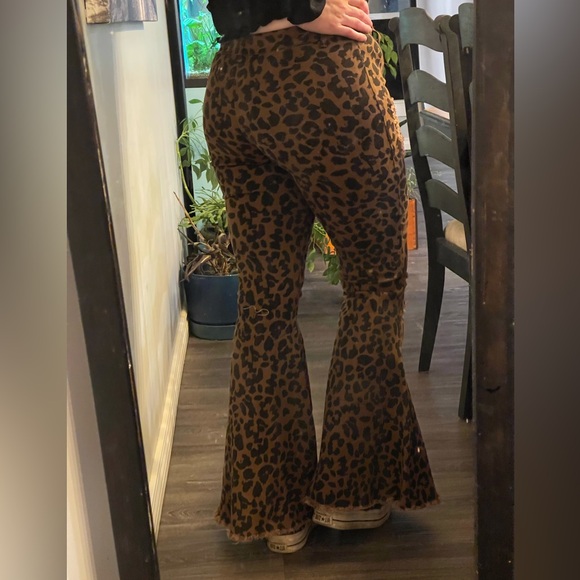 Cheetah flared jeans - Picture 2 of 6